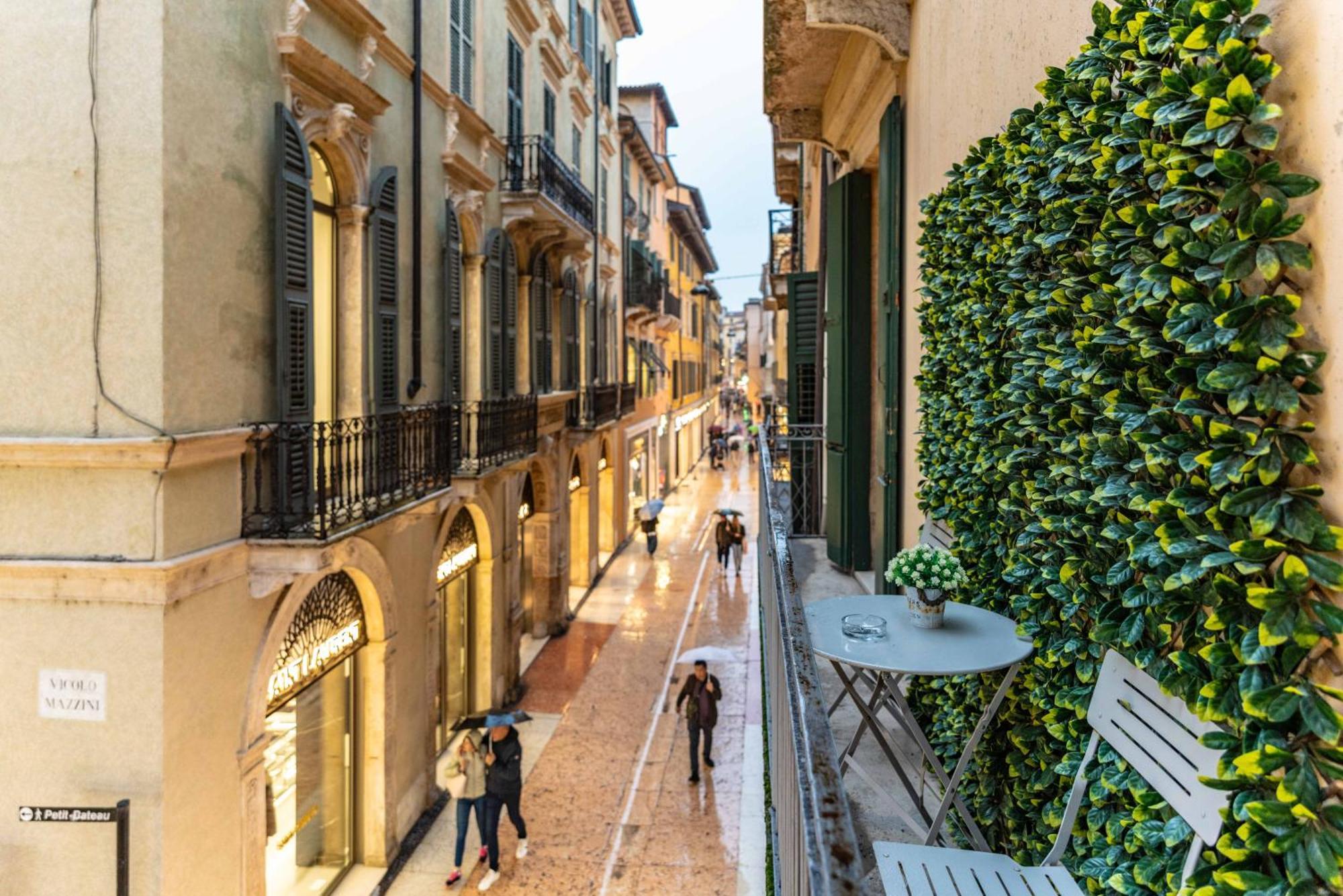 -Near Arena & Giuletta- Pet Friendly Mazzini Palace Verona Bagian luar foto