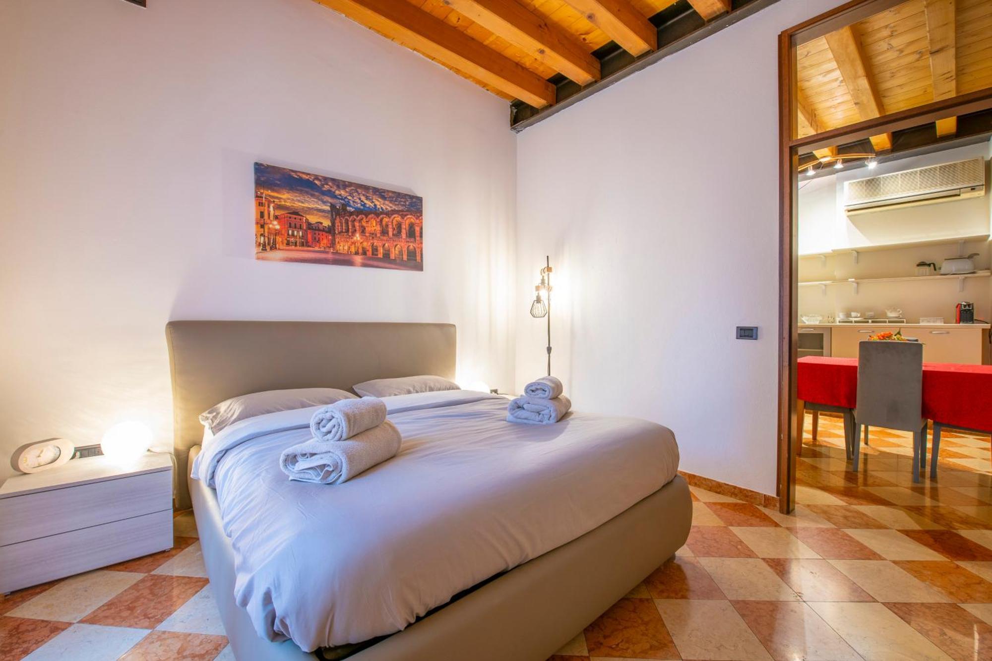 -Near Arena & Giuletta- Pet Friendly Mazzini Palace Verona Bagian luar foto